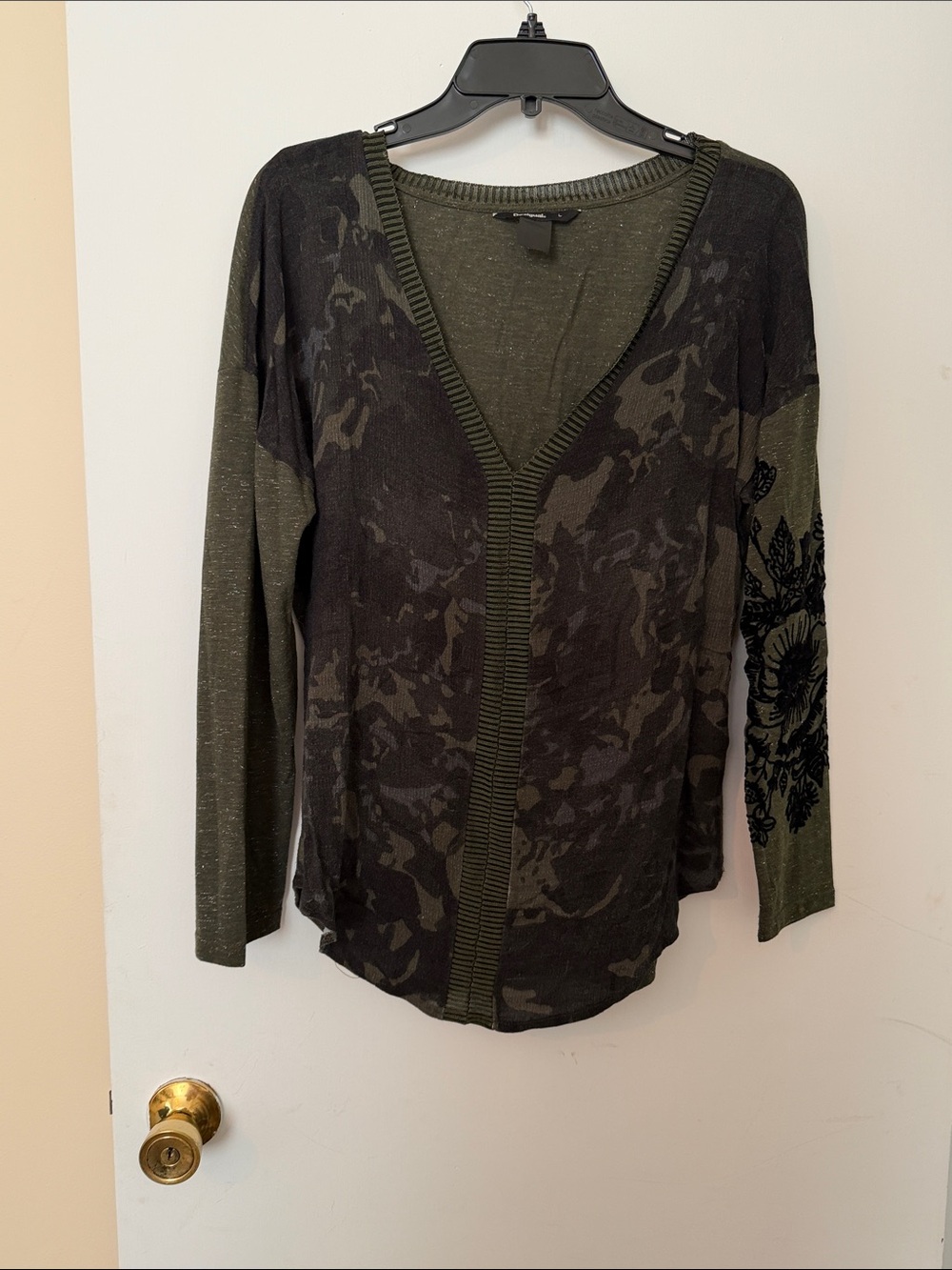Desigual Olive Green and Black V-Neck Knit Top